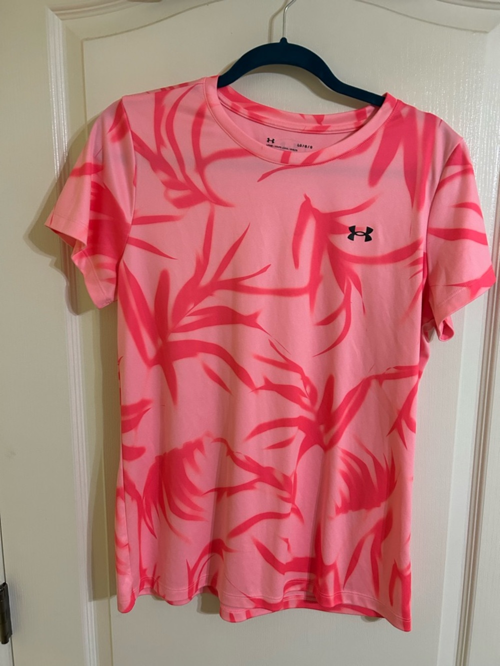 Under Armour Pink & Hot Pink Abstract-Print Short Sleeve Tee